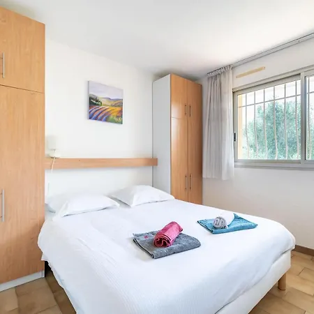 2 Bedroom With Balcony Close To The Sea Antibes