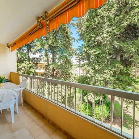 2 Bedroom With Balcony Close To The Sea Apartment Antibes