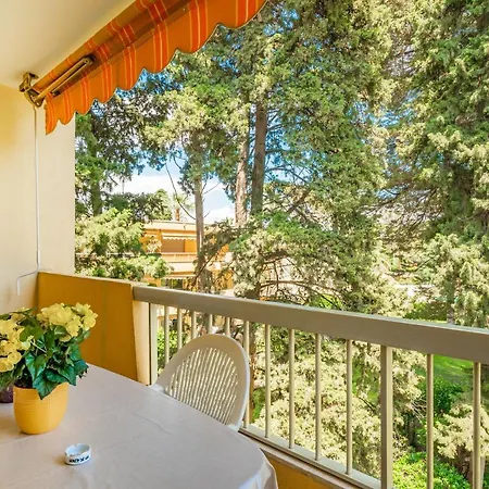 2 Bedroom With Balcony Close To The Sea Apartment Antibes