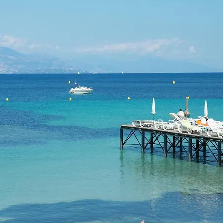 2 Bedroom With Balcony Close To The Sea